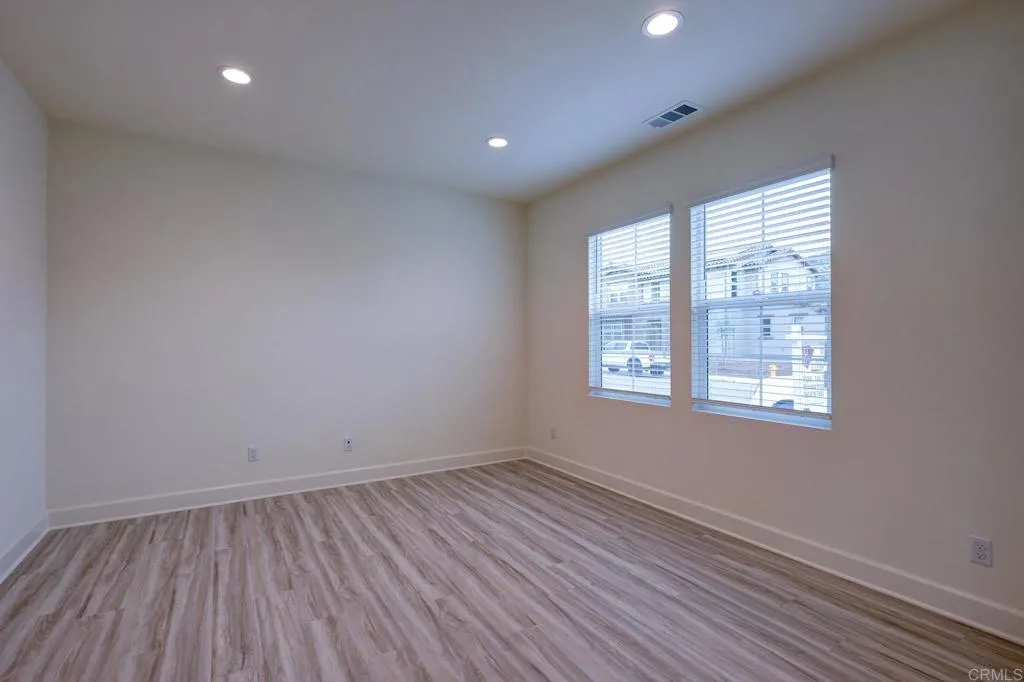 https://cdn.realtyfeed.com/cdn/127/306530482/d0b49c00e4a9d600f1cdf4c62b42bb52.webp