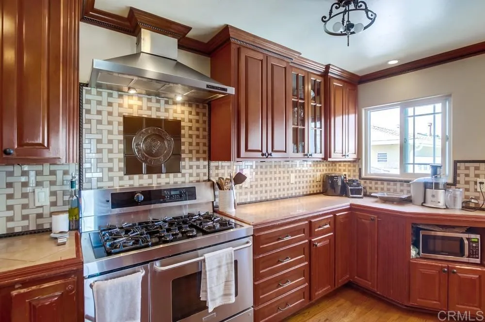 https://cdn.realtyfeed.com/cdn/127/306530488/109f628d7bd1cb8642fbc7bfd1a0c70e.webp