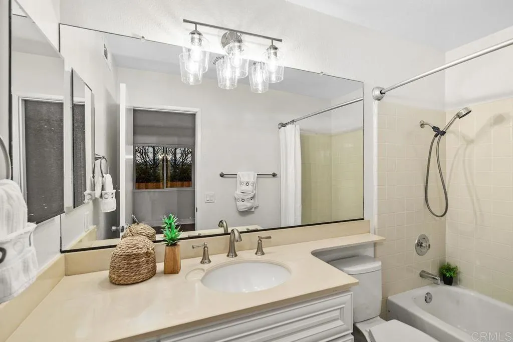 https://cdn.realtyfeed.com/cdn/127/306530538/863fc44f2a74a77d534bc23c9cf5135b.webp