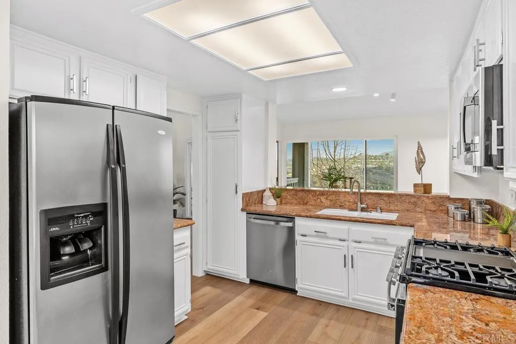 https://cdn.realtyfeed.com/cdn/127/306530538/bbdb977fb5e3afdc4f5a04efb59430fe.webp