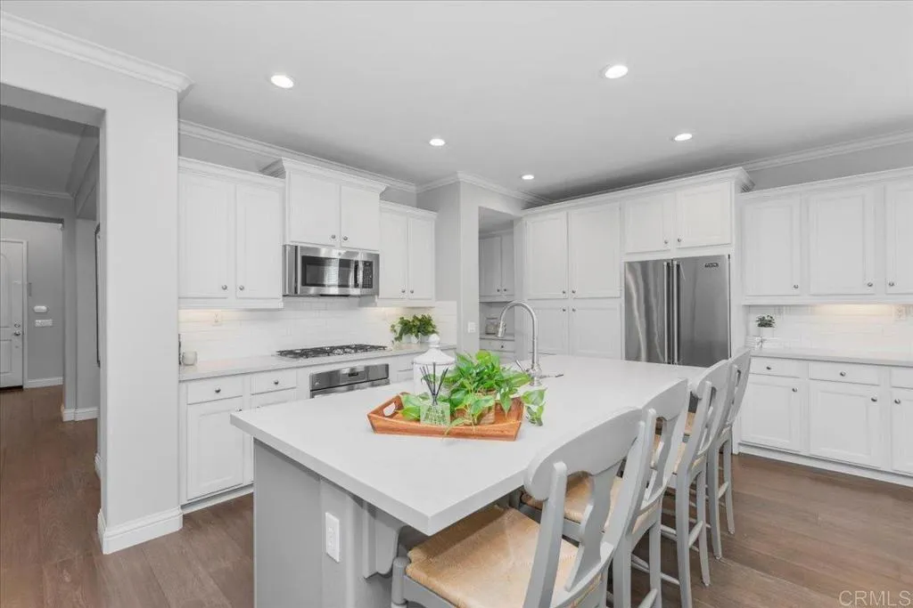 https://cdn.realtyfeed.com/cdn/127/306530551/a9d21c5bb55acebdc4b18b9cccfa7764.webp