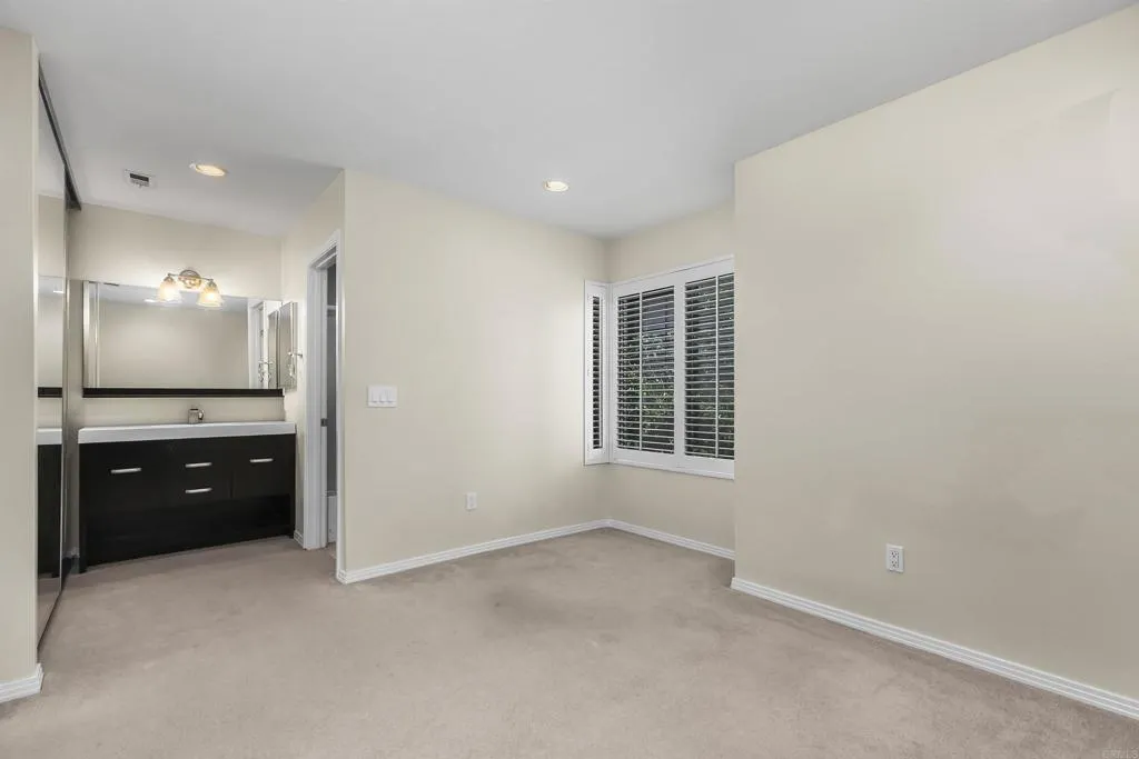 https://cdn.realtyfeed.com/cdn/127/306530583/1d0b5547ffb551d00be5c0ce02c3ccb0.webp