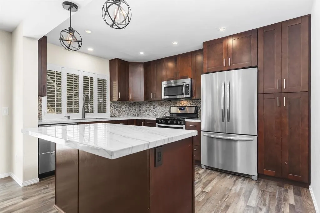 https://cdn.realtyfeed.com/cdn/127/306530583/5c80032ca53181d08e8253e4babf2817.webp