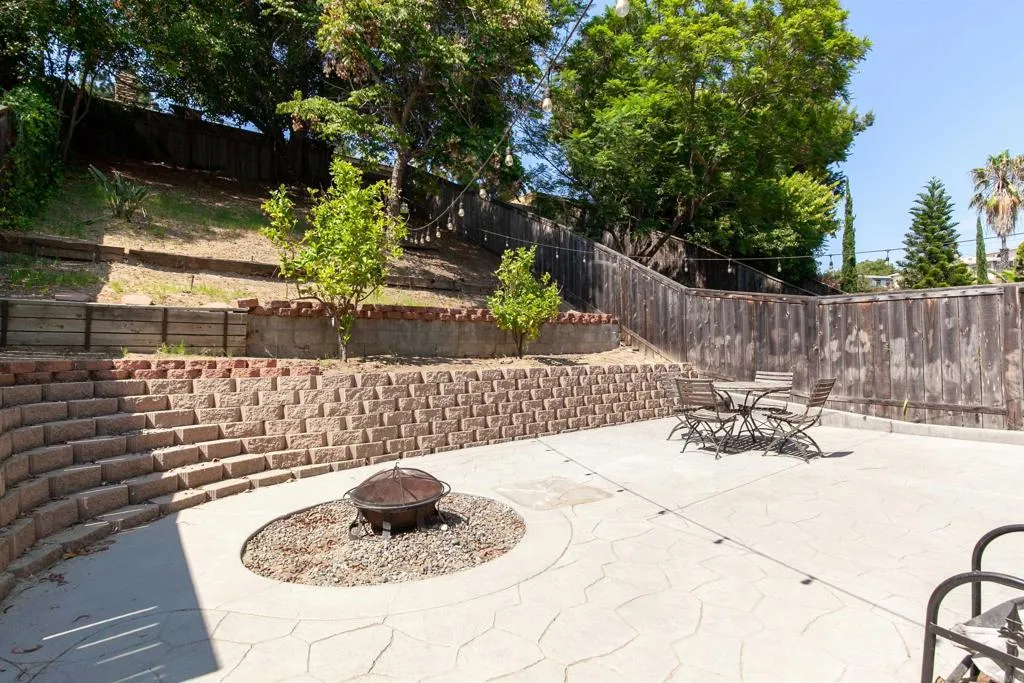 https://cdn.realtyfeed.com/cdn/127/306530583/759ca6065e7e875817e5afd951e9f4dc.webp