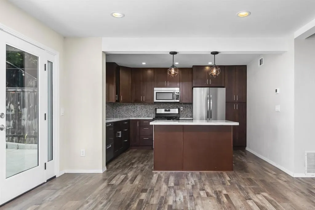 https://cdn.realtyfeed.com/cdn/127/306530583/869b45aba879ab892c40209da5e8af2d.webp