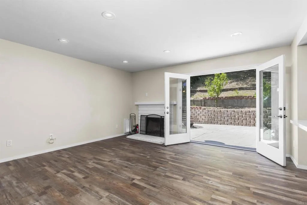 https://cdn.realtyfeed.com/cdn/127/306530583/addb7df9e51cd7cfbc7d4fc45e7fe4bb.webp