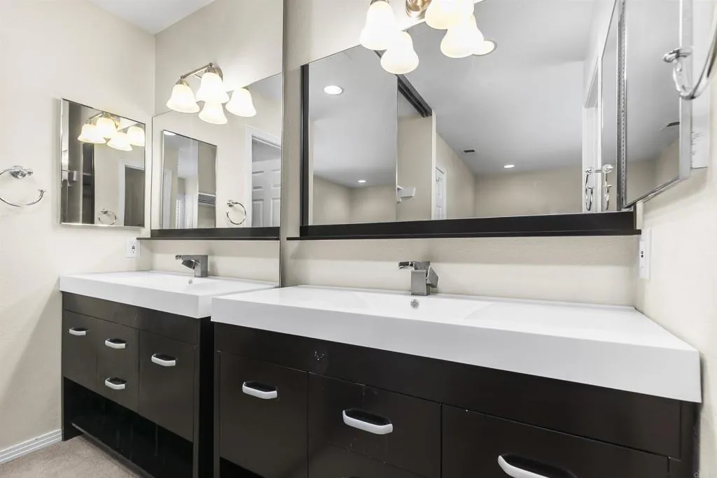 https://cdn.realtyfeed.com/cdn/127/306530583/d5685dff12f5455052a861a1d096b5de.webp