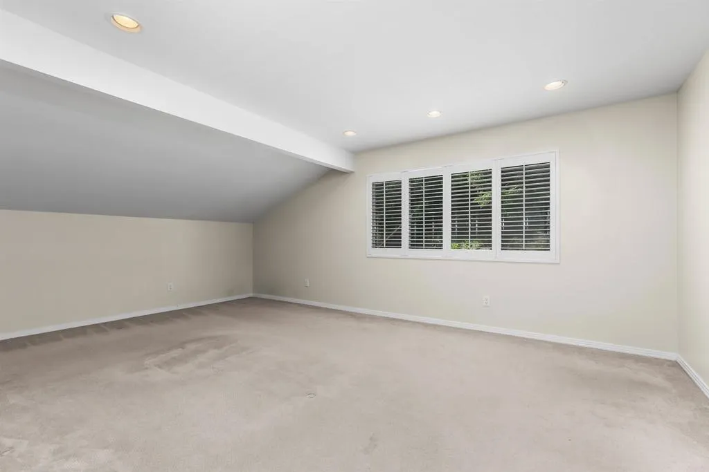 https://cdn.realtyfeed.com/cdn/127/306530583/f1944dc4e4f8137f91a2595d0c2bc642.webp