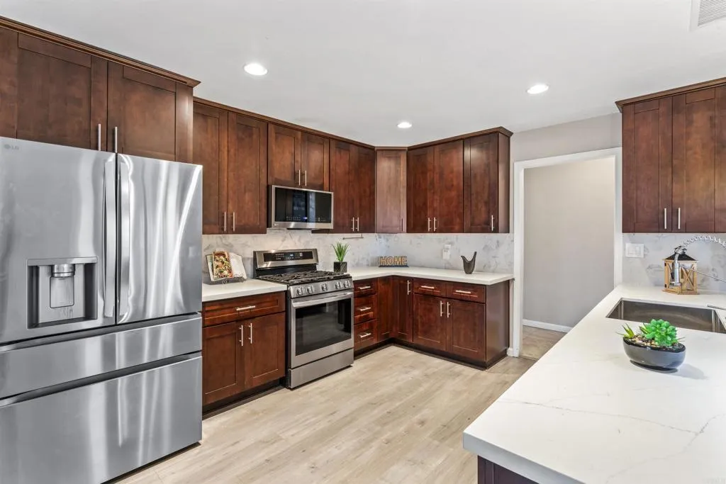 https://cdn.realtyfeed.com/cdn/127/306530608/476f3a6a96567ebd79ca3b3e7b408ae3.webp