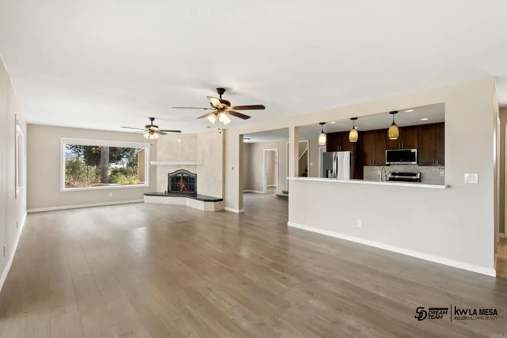 https://cdn.realtyfeed.com/cdn/127/306530608/7a453f82405d88011441aae73e7c8405.webp