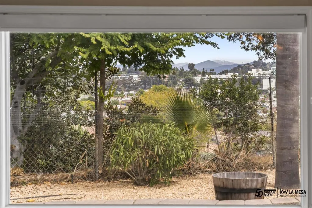 https://cdn.realtyfeed.com/cdn/127/306530608/aa32da2d961529e066560a9a75b90e13.webp
