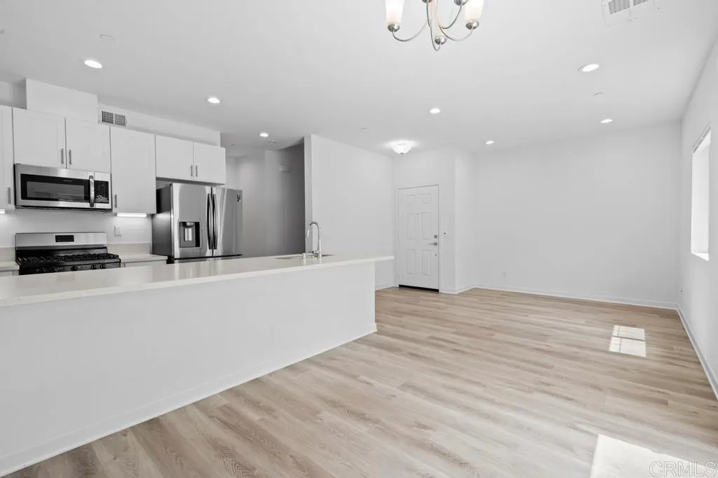 Photo #6: PTP2506577 Listing 