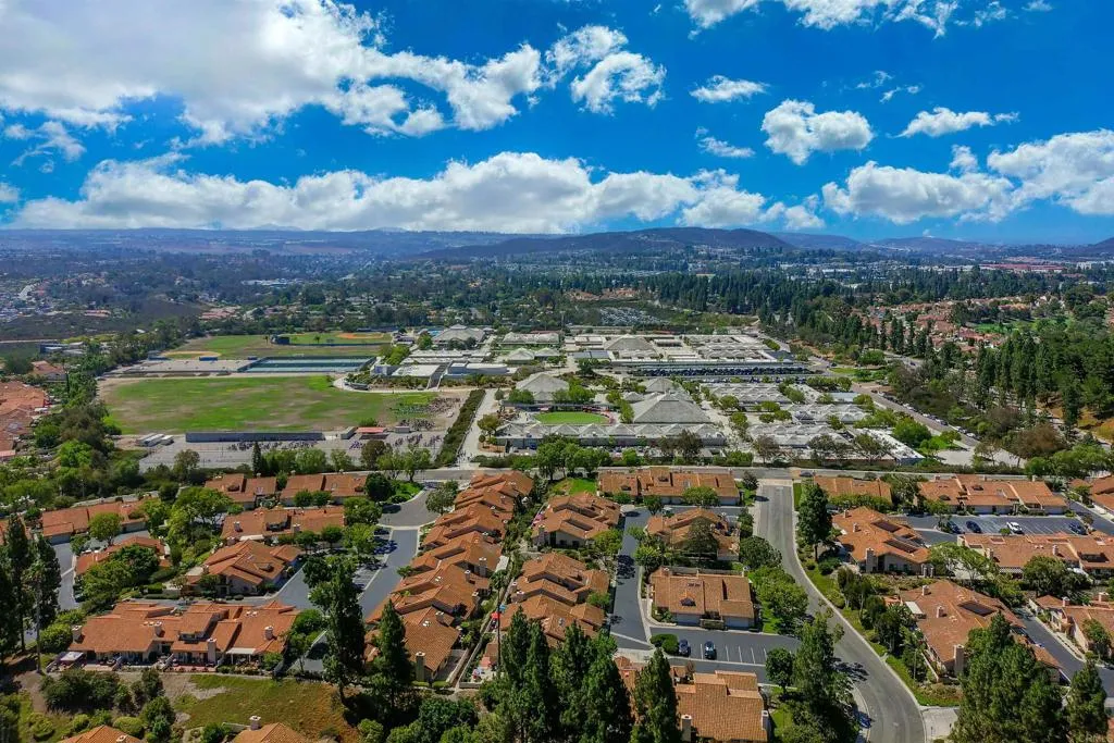 https://cdn.realtyfeed.com/cdn/127/306530645/38cc53bf3e7905cc500fcb19185f808b.webp
