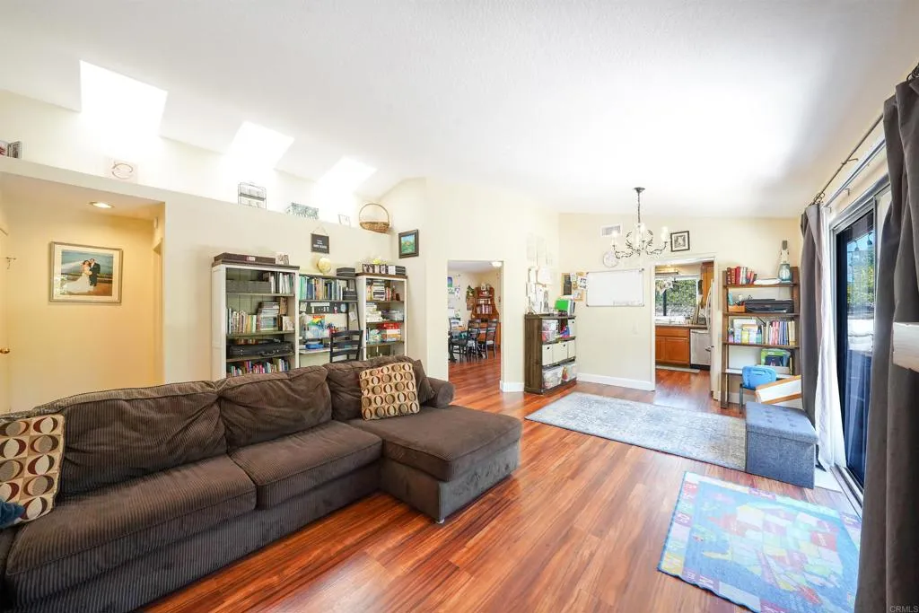 https://cdn.realtyfeed.com/cdn/127/306530645/4641954f7417fec6e49ff00cbb7f2423.webp