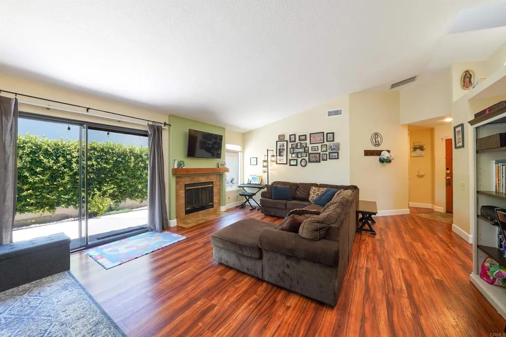 https://cdn.realtyfeed.com/cdn/127/306530645/abac711b7dfd14f675baf2d39bb0fb22.webp