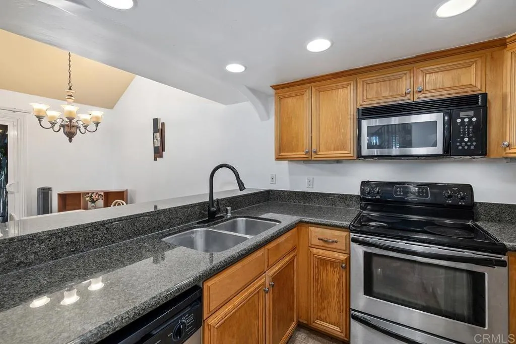 https://cdn.realtyfeed.com/cdn/127/306530812/167ee7ec64640697473965bff601e11b.webp