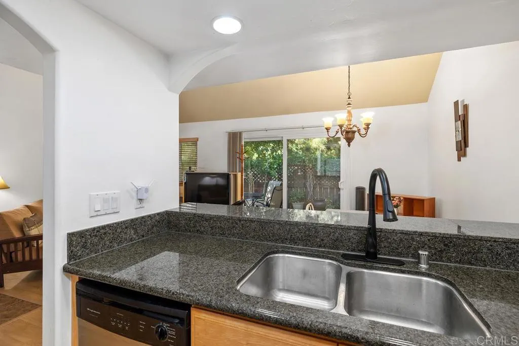 https://cdn.realtyfeed.com/cdn/127/306530812/894ad7bc0cc4411fb92cf7881780d435.webp