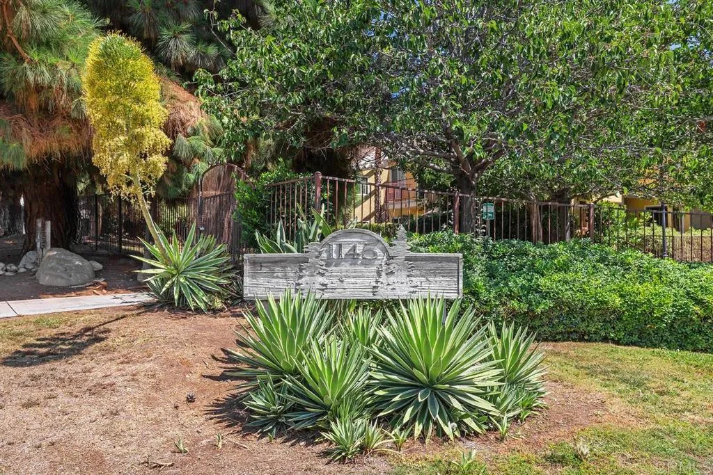 https://cdn.realtyfeed.com/cdn/127/306530812/ff079a25fd1353272bbed5093e617a16.webp