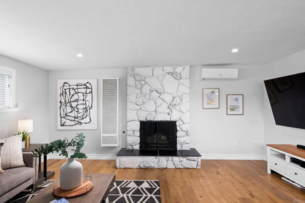 https://cdn.realtyfeed.com/cdn/127/306530817/13e97be01ebb54a3c30c8b5baa844628.webp