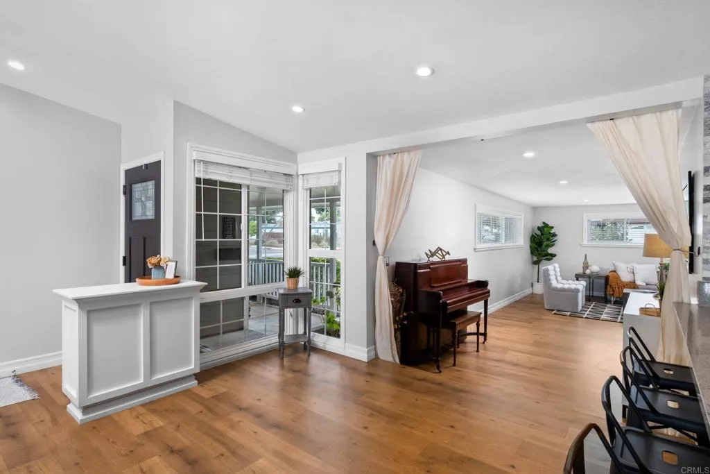 https://cdn.realtyfeed.com/cdn/127/306530817/60eddca2c536ba339bc48383c660e998.webp