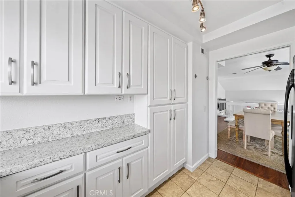 https://cdn.realtyfeed.com/cdn/127/306530895/41bd2c1713ebfa07495e56ec5d392f41.webp