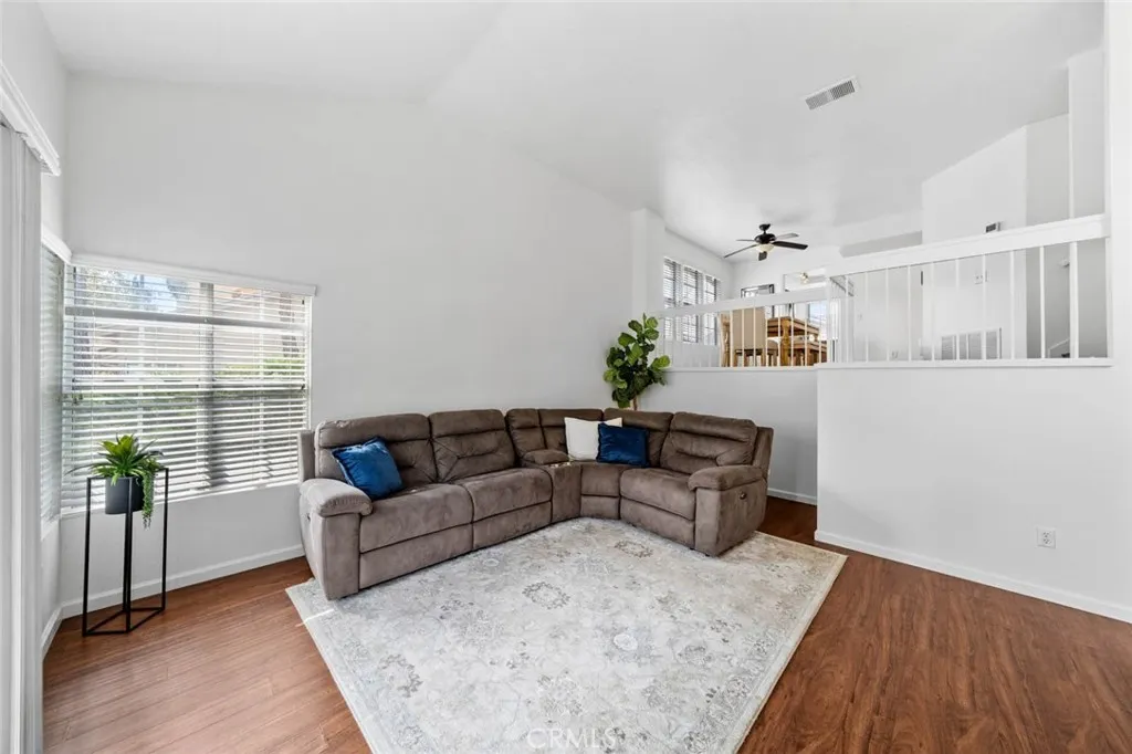 https://cdn.realtyfeed.com/cdn/127/306530895/b8e8faef0f1f42b22df7a0780561daeb.webp