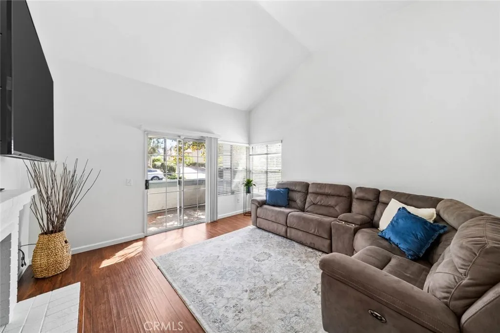 https://cdn.realtyfeed.com/cdn/127/306530895/b92a8fbc378635d394e62d1cdf17a1ce.webp