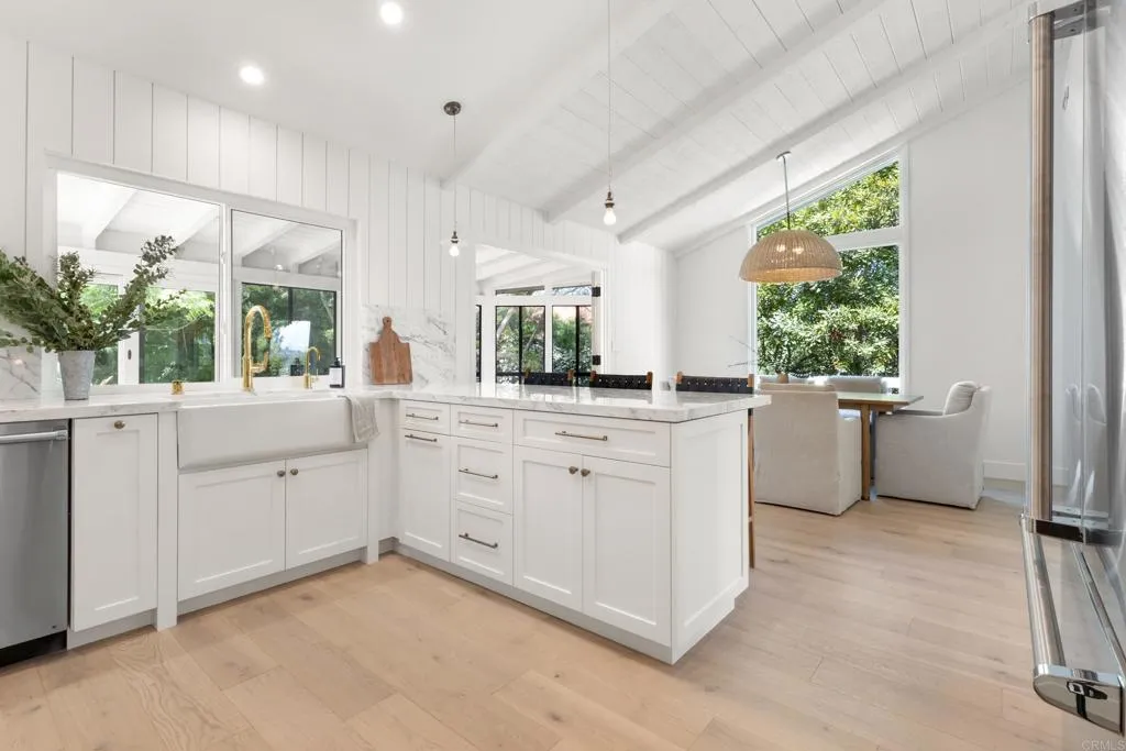 https://cdn.realtyfeed.com/cdn/127/306530897/84b8e0c7394279974eeff59224de4160.webp