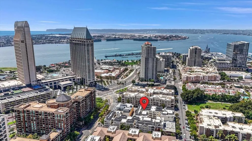 https://cdn.realtyfeed.com/cdn/127/306530913/da361081d6926eb90f4023ae959b0c5b.webp