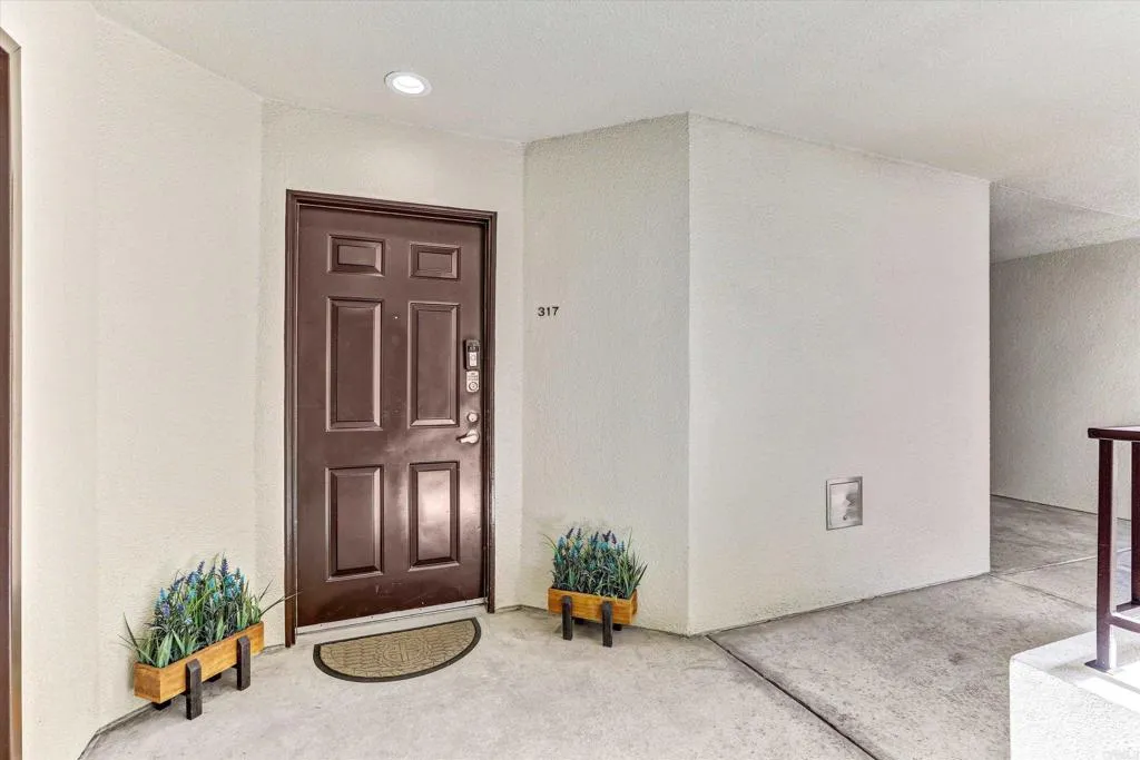 https://cdn.realtyfeed.com/cdn/127/306530913/df12fe2c63f4c4808f5021d5c4f25695.webp