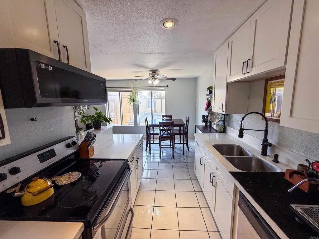 https://cdn.realtyfeed.com/cdn/127/306530938/264eae8c341811a6d91d8af70c8421bf.webp