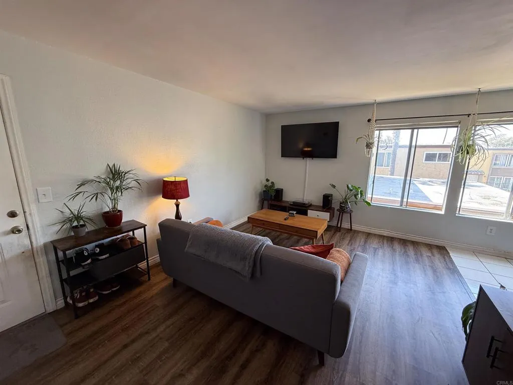 https://cdn.realtyfeed.com/cdn/127/306530938/8a70577fb9c9f6d3707cce64d21bec32.webp