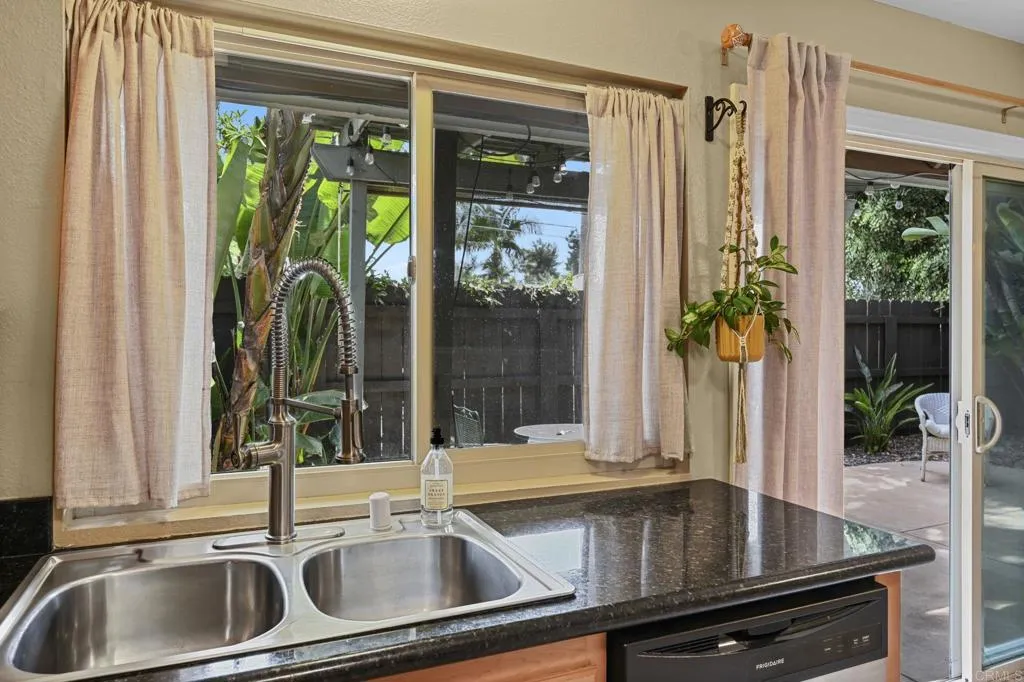 https://cdn.realtyfeed.com/cdn/127/306530940/8e51e33e12f1d82a7d13e28d05e5f80e.webp