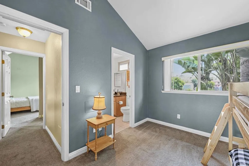 https://cdn.realtyfeed.com/cdn/127/306530940/cc22fe9fbe00792bb8ec5518f72d80e9.webp