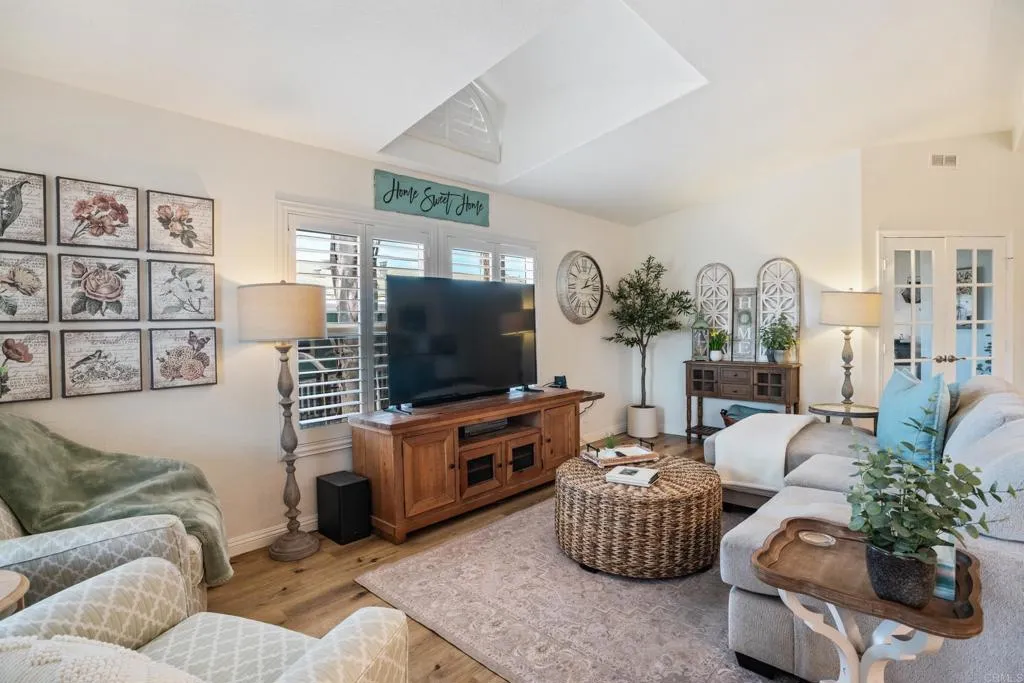 https://cdn.realtyfeed.com/cdn/127/306530955/11c57264811404546a7ad57dd76952ab.webp