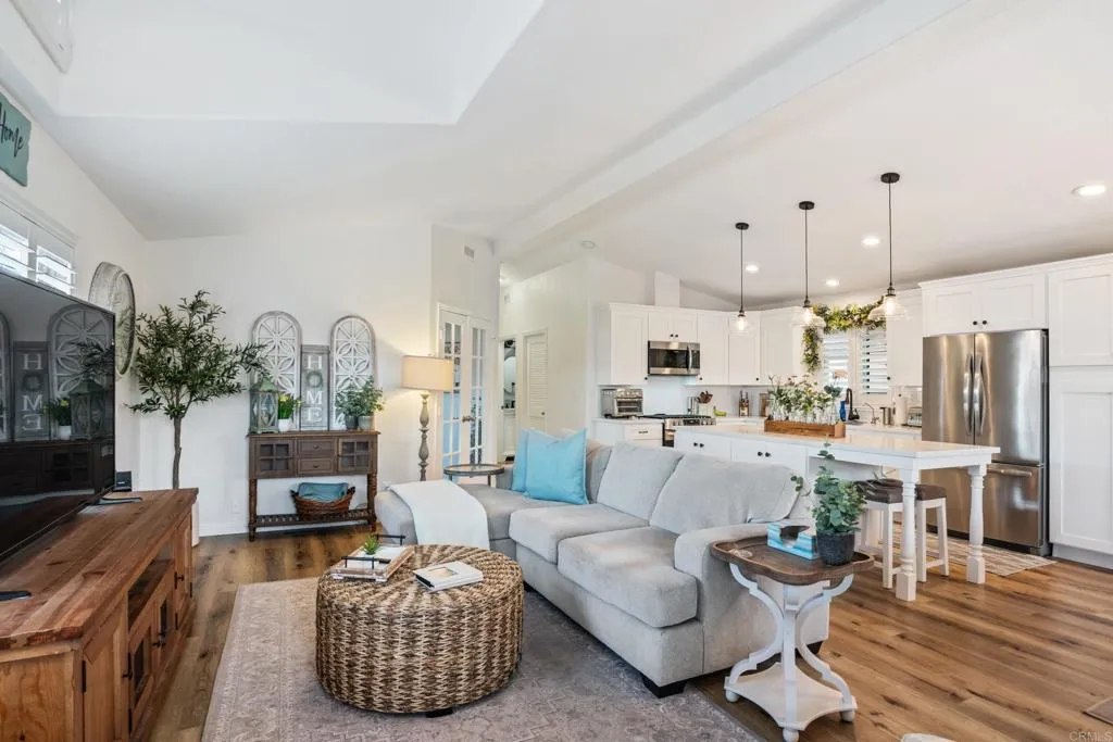 https://cdn.realtyfeed.com/cdn/127/306530955/20a62e9a84aac210c295f8c1e6e3ff34.webp