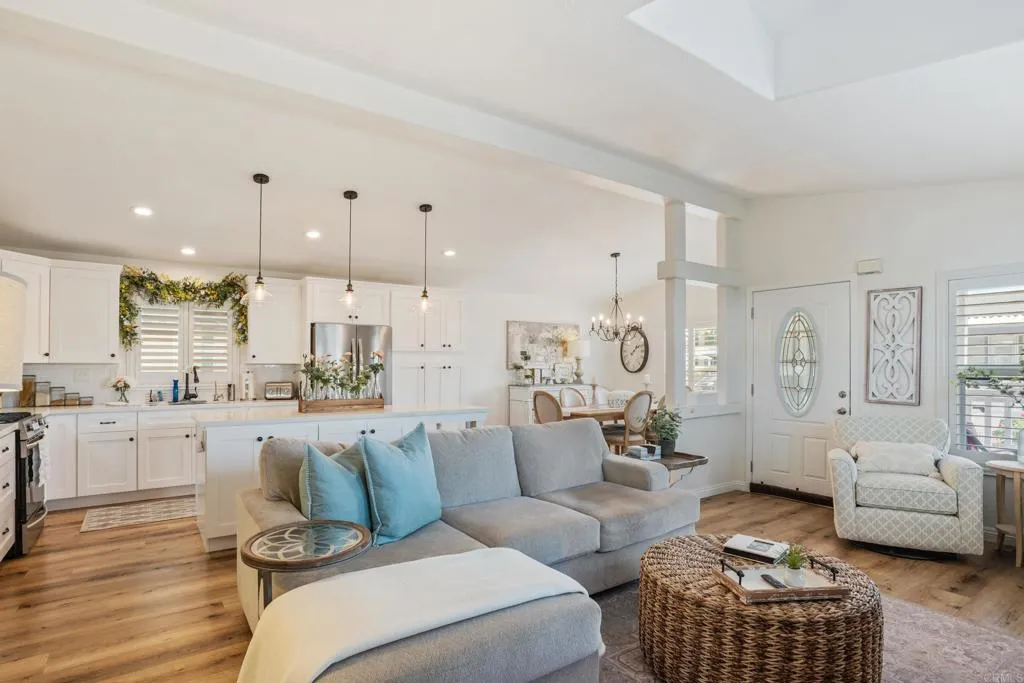 https://cdn.realtyfeed.com/cdn/127/306530955/c6e147b5b41fc7d957a0a77aae1972be.webp
