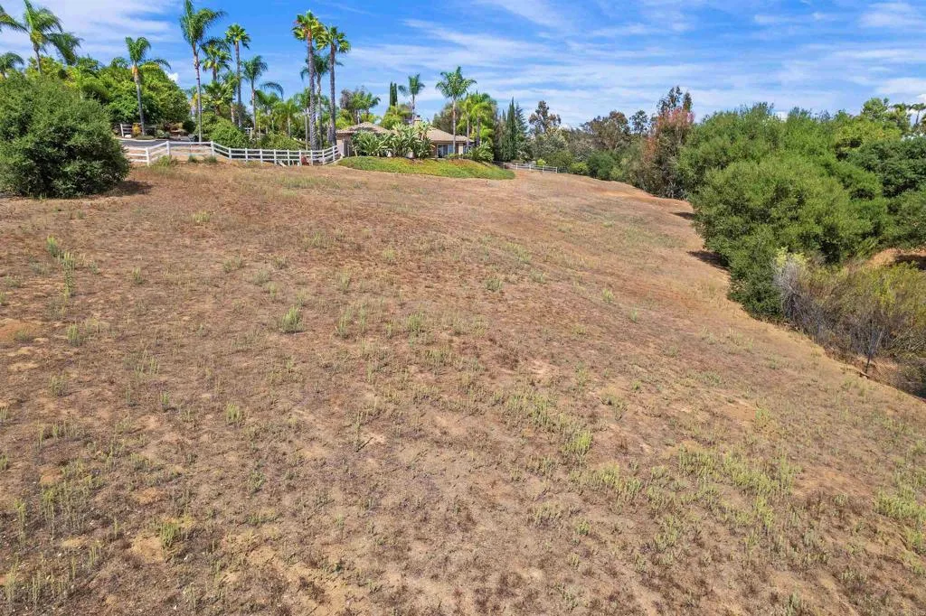 https://cdn.realtyfeed.com/cdn/127/306530998/828f593cd68579d8c7e9d967a8442447.webp