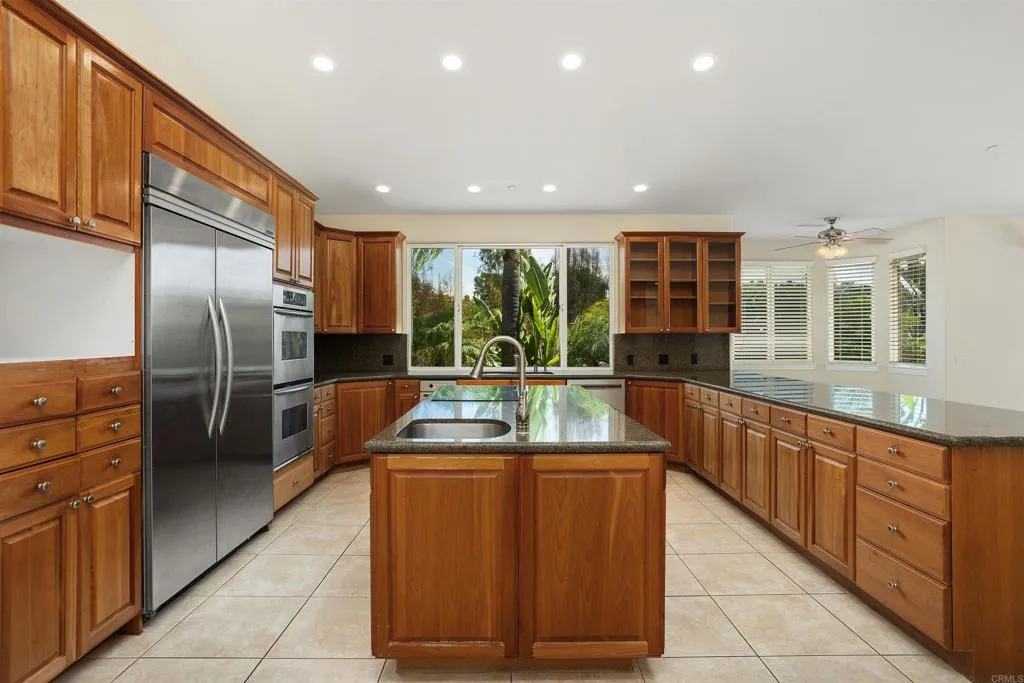 https://cdn.realtyfeed.com/cdn/127/306530998/89a218b4fe4a9c14980e3ca55dd19b8e.webp