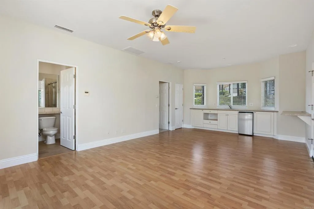 https://cdn.realtyfeed.com/cdn/127/306530998/9a926a9bb2c3f1f19ae6b66568a7f2ad.webp