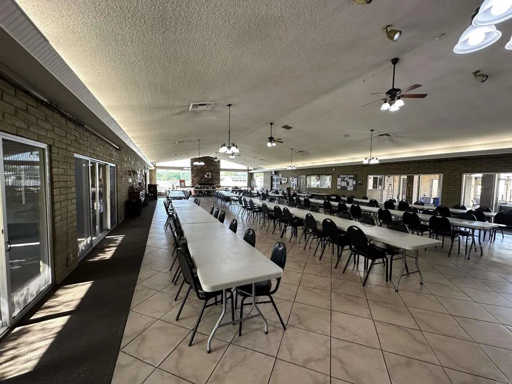 https://cdn.realtyfeed.com/cdn/127/306531005/154d8ba844eb618328d691144a34bc11.webp