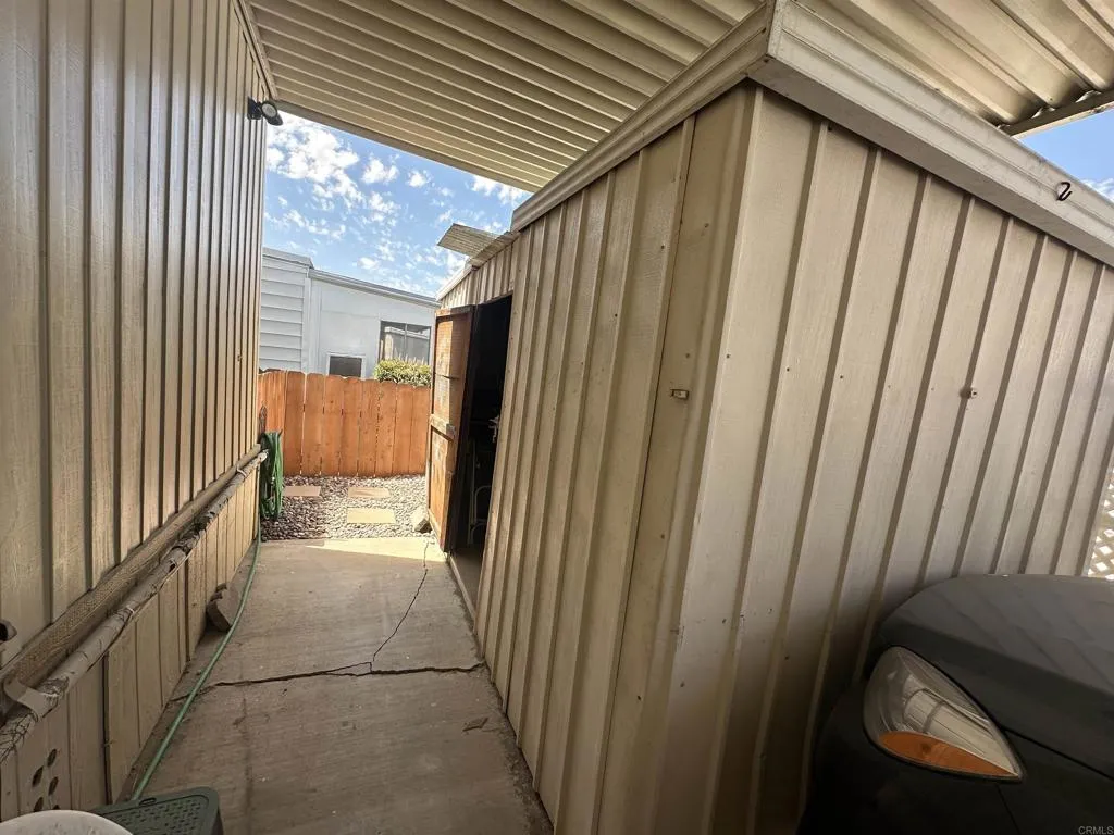 https://cdn.realtyfeed.com/cdn/127/306531005/66eb1fe566090bb89e83da4db659ad11.webp