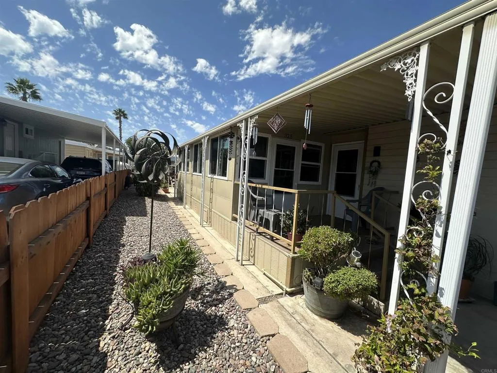 https://cdn.realtyfeed.com/cdn/127/306531005/b3ae2e23b45945b165f9c4d2786202b1.webp