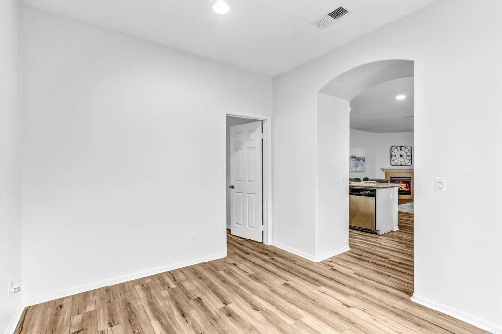 https://cdn.realtyfeed.com/cdn/127/306531027/05ea0dc8cdde93cfff57aad34f950c73.webp