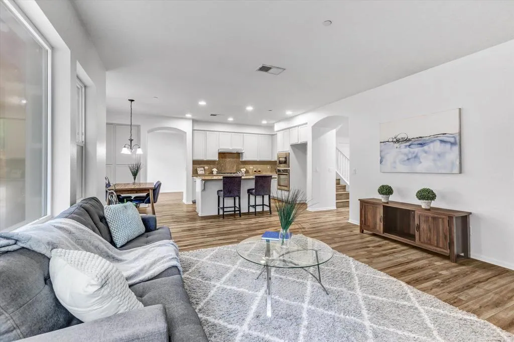 https://cdn.realtyfeed.com/cdn/127/306531027/2f491810d0df088d78ae4028c65c6986.webp