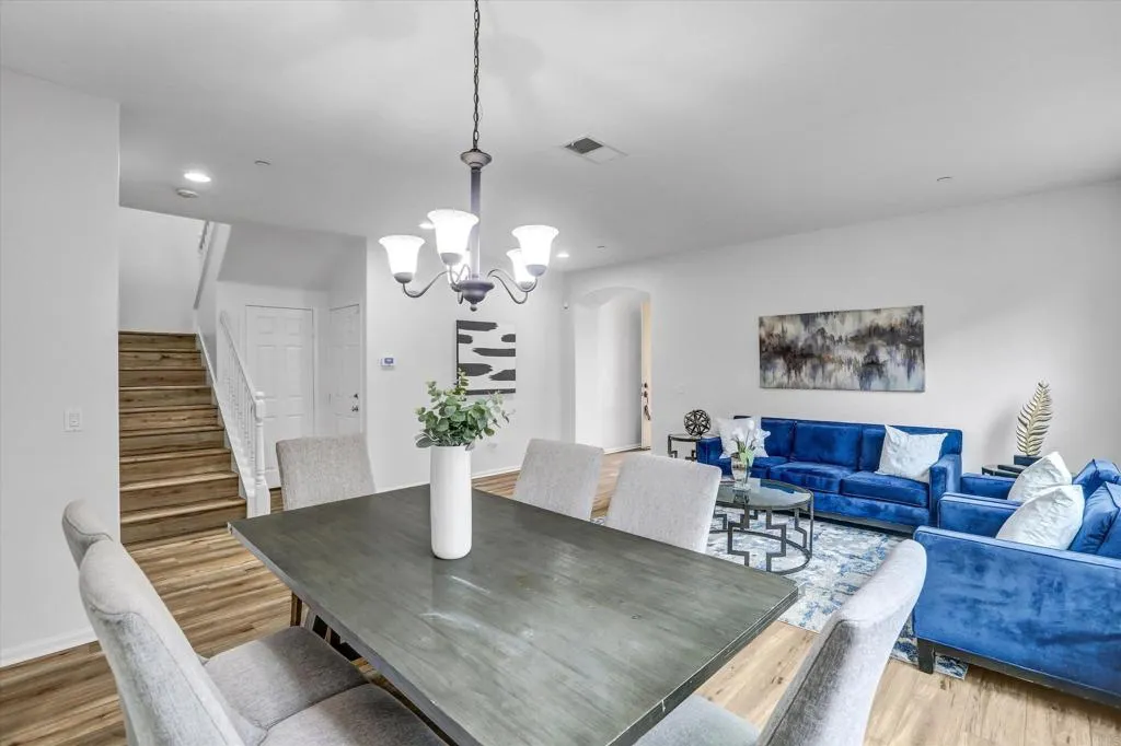 https://cdn.realtyfeed.com/cdn/127/306531027/9c77bb12ee6f1ca9d0c759a7a3930562.webp