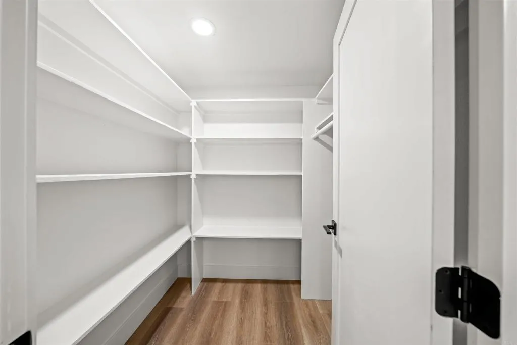 https://cdn.realtyfeed.com/cdn/127/306531057/0d04d068efa7300f3c70bd5447cc65e8.webp