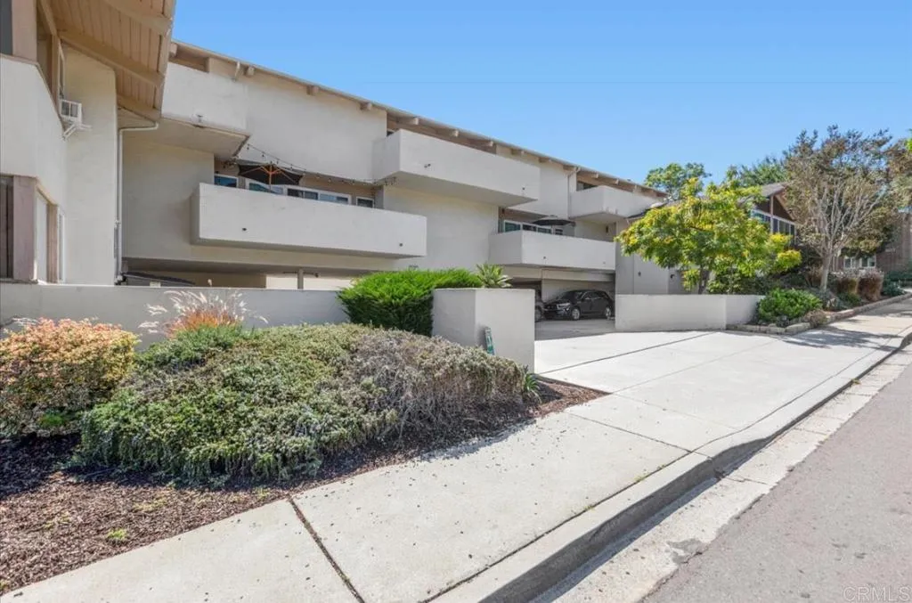 https://cdn.realtyfeed.com/cdn/127/306531070/81a122f1214e6f1b057638a270ca9447.webp