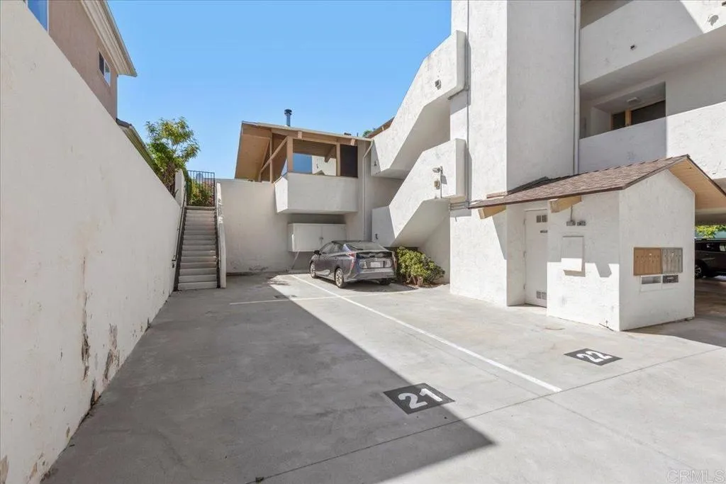 https://cdn.realtyfeed.com/cdn/127/306531070/a07303a425274e8a6d047068c4ac9356.webp