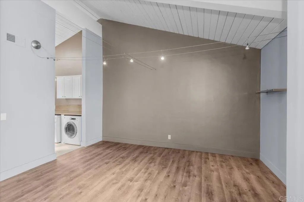 https://cdn.realtyfeed.com/cdn/127/306531070/c128543cc24b15066323ddb8fd8f2c33.webp